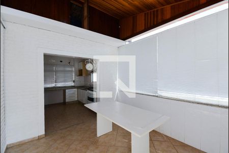 Casa para alugar com 330m², 3 quartos e 4 vagas Casa para alugar com 330m², 3 quartos e 4 vagasÁrea Gourmet