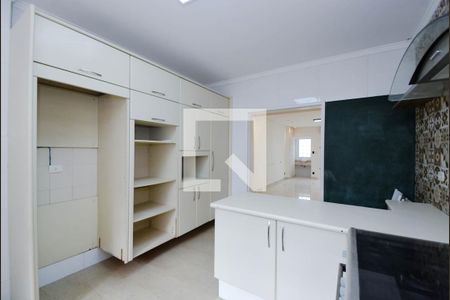 Casa para alugar com 330m², 3 quartos e 4 vagas Casa para alugar com 330m², 3 quartos e 4 vagasCozinha