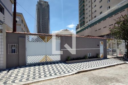 Casa para alugar com 80m², 3 quartos e 6 vagasFachada