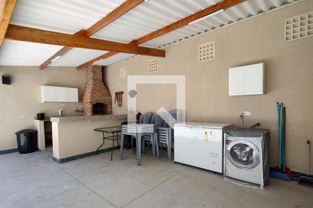 Casa para alugar com 80m², 3 quartos e 6 vagasQuintal