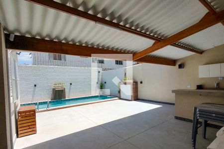 Casa para alugar com 80m², 3 quartos e 6 vagasQuintal