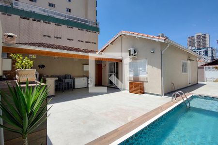 Casa para alugar com 80m², 3 quartos e 6 vagasQuintal