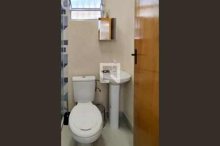 Casa para alugar com 80m², 3 quartos e 6 vagasBanheiro 2