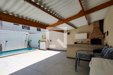 Casa para alugar com 80m², 3 quartos e 6 vagasQuintal