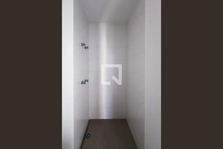 Banheiro de kitnet/studio à venda com 1 quarto, 27m² em Moema, São Paulo