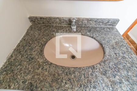 Casa à venda com 160m², 4 quartos e 2 vagasBanheiro - torneira