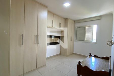 Quarto 1 de apartamento à venda com 2 quartos, 69m² em Jardim Tupanci, Barueri