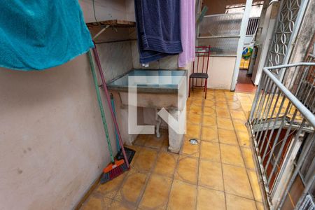 Casa à venda com 248m², 5 quartos e 3 vagas Casa à venda com 248m², 5 quartos e 3 vagasCasa 2 - área de serviço