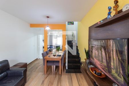 Sala  de casa de condomínio à venda com 2 quartos, 75m² em Vila Arriete, São Paulo