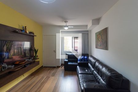 Sala  de casa de condomínio à venda com 2 quartos, 75m² em Vila Arriete, São Paulo