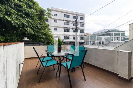 Apartamento à venda com 115m², 3 quartos e 1 vagaVaranda