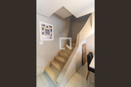 Escada de apartamento à venda com 3 quartos, 115m² em Vila da Saúde, São Paulo