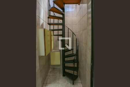 Casa à venda com 125m², 3 quartos e sem vagaEscada