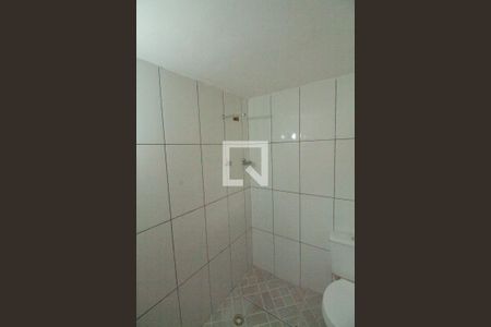 Banheiro Social de casa para alugar com 1 quarto, 48m² em Parque Santa Madalena, São Paulo