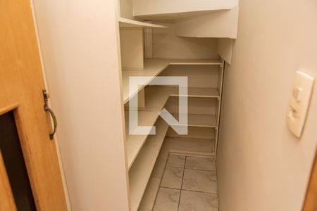 Despensa de casa para alugar com 2 quartos, 103m² em Jardim Matarazzo, São Paulo