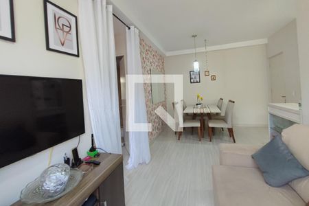 Sala de Estar de apartamento à venda com 2 quartos, 48m² em Vila Satúrnia, Campinas
