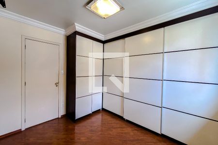 Casa à venda com 294m², 3 quartos e 4 vagasQuarto 3 - Suíte