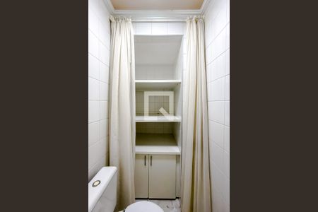 Casa à venda com 294m², 3 quartos e 4 vagasBanheiro 2