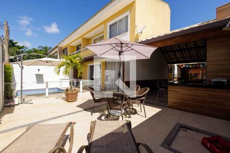 Casa de condomínio à venda com 210m², 4 quartos e 2 vagasQuintal