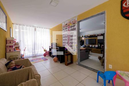 Casa de condomínio à venda com 210m², 4 quartos e 2 vagasSala 2