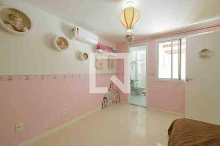 Casa de condomínio à venda com 210m², 4 quartos e 2 vagasSuíte 3