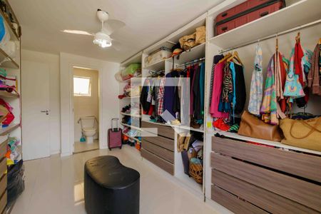 Casa de condomínio à venda com 210m², 4 quartos e 2 vagasSuíte 2