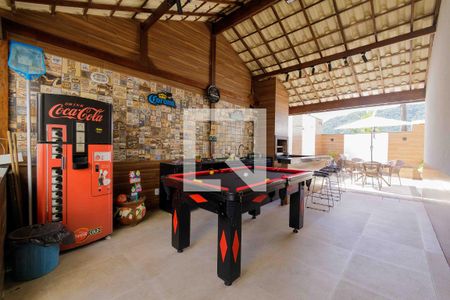 Casa de condomínio à venda com 210m², 4 quartos e 2 vagasQuintal