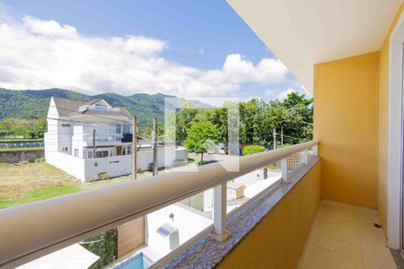 Casa de condomínio à venda com 210m², 4 quartos e 2 vagasSuíte 1 Varanda