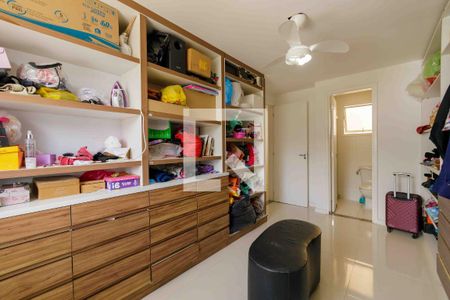 Casa de condomínio à venda com 210m², 4 quartos e 2 vagasSuíte 2