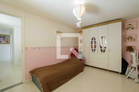 Casa de condomínio à venda com 210m², 4 quartos e 2 vagasSuíte 3