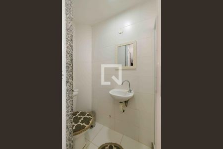 Casa de condomínio à venda com 210m², 4 quartos e 2 vagasBanheiro Social