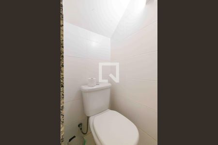 Casa de condomínio à venda com 210m², 4 quartos e 2 vagasLavabo