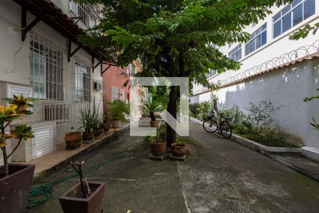 Casa de condomínio à venda com 200m², 4 quartos e sem vaga Casa de condomínio à venda com 200m², 4 quartos e sem vagaVila