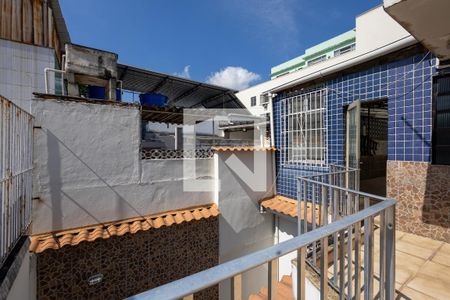 Casa de condomínio à venda com 200m², 4 quartos e sem vaga Casa de condomínio à venda com 200m², 4 quartos e sem vagaTerraço