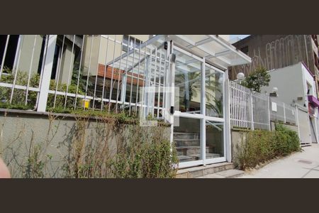 Apartamento para alugar com 32m², 1 quarto e 1 vaga Apartamento para alugar com 32m², 1 quarto e 1 vagaFachada