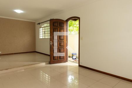 Sala de casa para alugar com 2 quartos, 160m² em Jardim das Vertentes, São Paulo