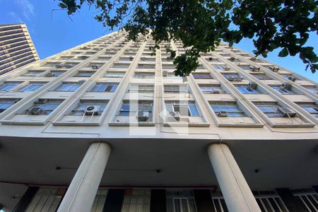 Studio à venda com 32m², 1 quarto e sem vaga Studio à venda com 32m², 1 quarto e sem vagaFachada