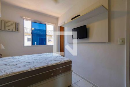 Suíte de casa de condomínio para alugar com 3 quartos, 80m² em Vargem Pequena, Rio de Janeiro