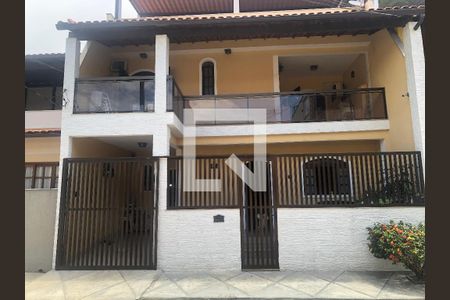 Casa à venda com 280m², 4 quartos e 1 vagaFachada