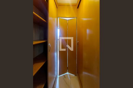 Apartamento à venda com 59m², 2 quartos e 3 vagas Apartamento à venda com 59m², 2 quartos e 3 vagasSuíte - Closet