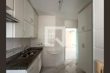 Apartamento à venda com 59m², 2 quartos e 3 vagas Apartamento à venda com 59m², 2 quartos e 3 vagasCozinha
