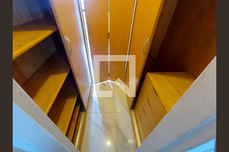 Apartamento à venda com 59m², 2 quartos e 3 vagas Apartamento à venda com 59m², 2 quartos e 3 vagasSuíte - Closet