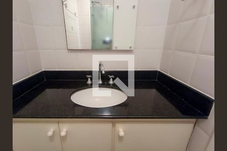 Apartamento à venda com 59m², 2 quartos e 3 vagas Apartamento à venda com 59m², 2 quartos e 3 vagasBanheiro Social