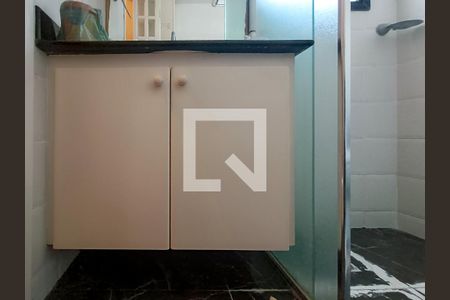 Apartamento à venda com 59m², 2 quartos e 3 vagas Apartamento à venda com 59m², 2 quartos e 3 vagasBanheiro da Suíte