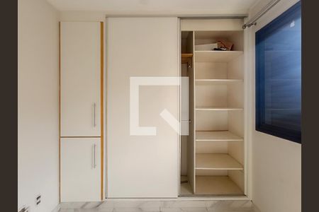 Apartamento à venda com 59m², 2 quartos e 3 vagas Apartamento à venda com 59m², 2 quartos e 3 vagasQuarto