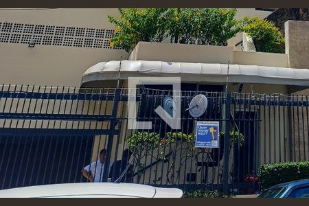 Apartamento à venda com 59m², 2 quartos e 3 vagas Apartamento à venda com 59m², 2 quartos e 3 vagasFachada - Plaquinha