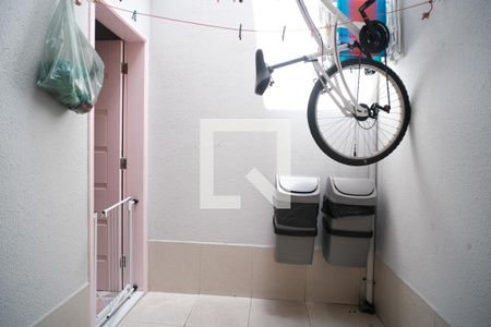 Casa à venda com 71m², 2 quartos e 1 vagaÁrea de Serviço