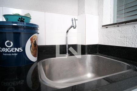 Casa à venda com 71m², 2 quartos e 1 vagaÁrea de Serviço