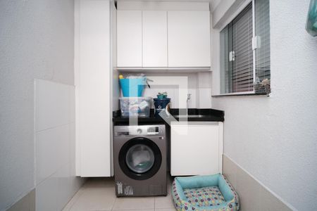 Casa à venda com 71m², 2 quartos e 1 vagaÁrea de Serviço