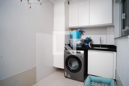 Casa à venda com 71m², 2 quartos e 1 vagaÁrea de Serviço